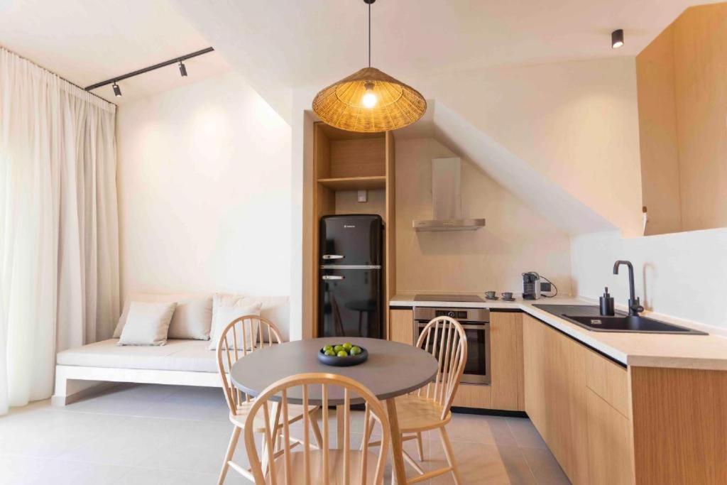 Pnoes Luxury Suites Paliouri Eksteriør billede